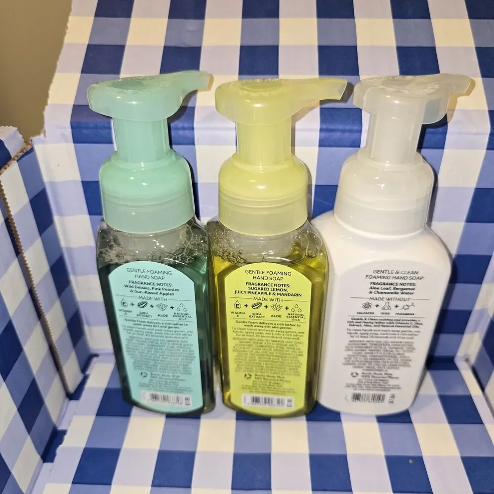 Bath & Body Works Foaming Regular Hand Soap Fresh Rainfall Beautiful Day